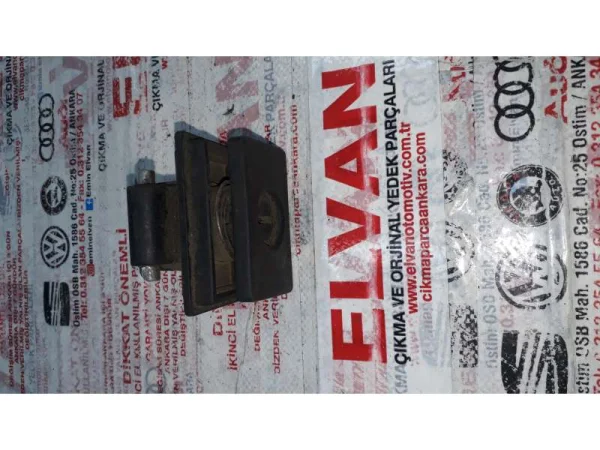 1L0857131A | Seat Toledo Torpido Gözü Kilidi VAG