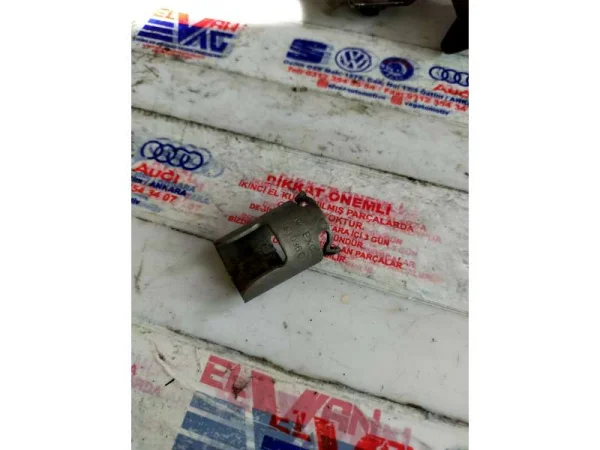 03C133036C | Enjektör | VW Golf, Polo, Touran - Audi A3 VAG