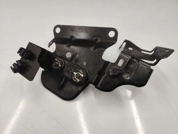 03G131133E | Vakum Valfi Tutucusu | Audi A4, A5, A6, Q5 VAG