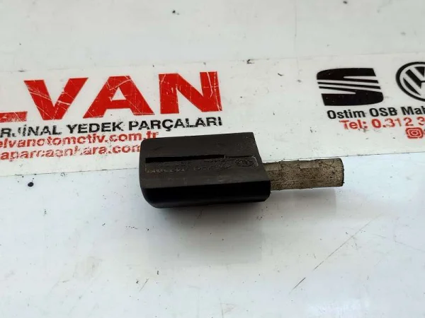 7H0843613 | Sürgülü Kapı Kilitleme Butonu | VW Caddy, Transporter VAG