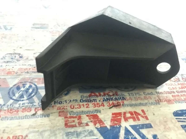 701121633A | VW Transporter Radyatör Braketi VAG