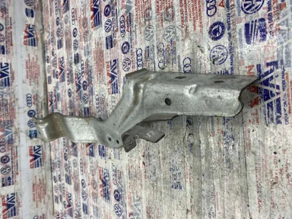 1T1819473C | Göğüs Bağlantı Demiri | VW Caddy, CC, Tiguan, Touran - Skoda Octavia, Superb VAG