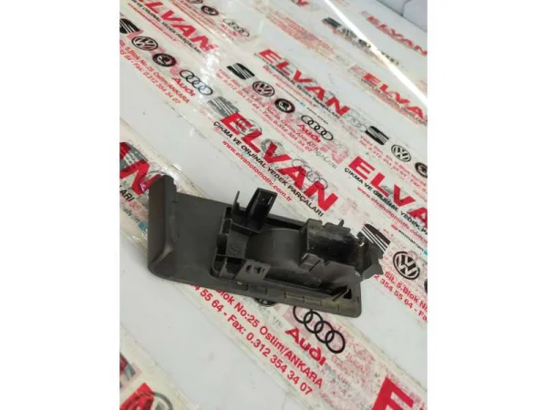 3AA868749 | VW Passat Arka Sol Cam Düğme Çerçevesi VAG