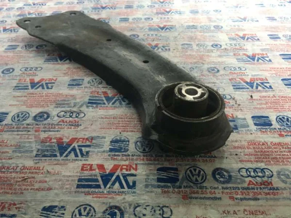 3C0505225B | Arka Salıncak Bağlantı Ayağı VAG