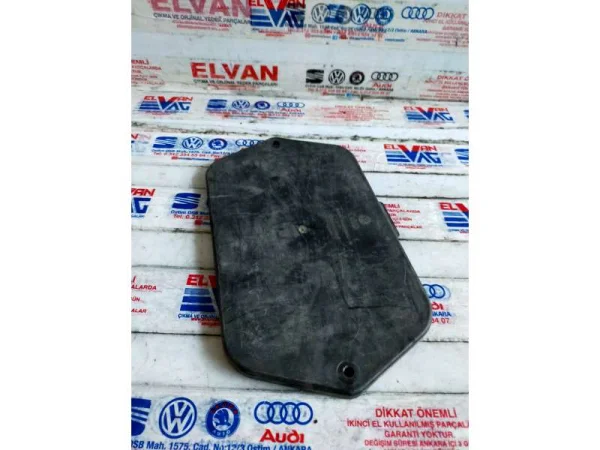 5C0819430A | VW Jetta Silecek Tablası Kapağı VAG