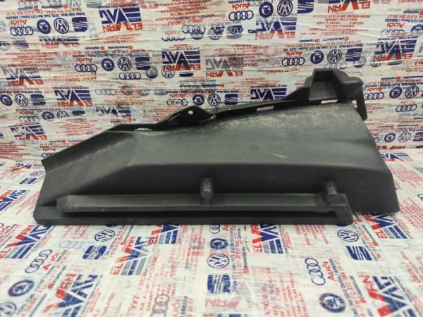 5E5867761 | Skoda Octavia Sol Bagaj Raf Kaplaması VAG