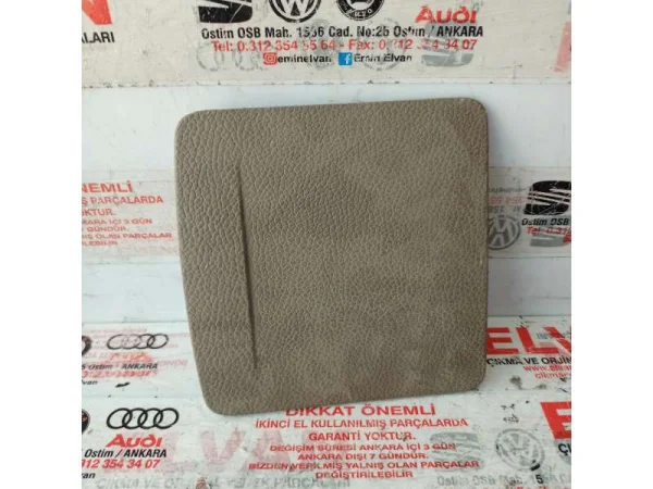 1K5862543 | VW Jetta Arka Bardaklık Kapağı VAG