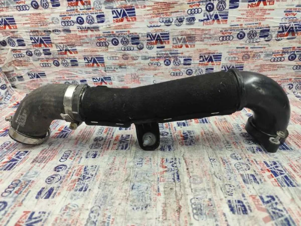 04L145762AG | İntercooler Hortumu | Audi A4, A5, A6, Q5 VAG
