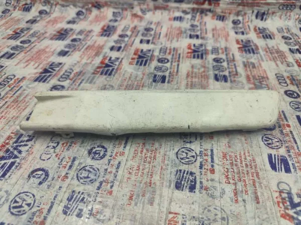 3C0807645A | VW Passat Sol Ön Tampon Sinyal Yan Kaplaması VAG