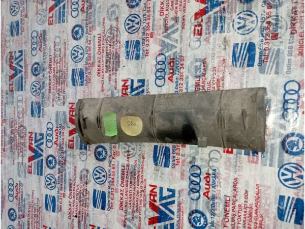 8P0864147A | Orta Konsol Küllük Kapağı | Audi A3, RS 3 VAG