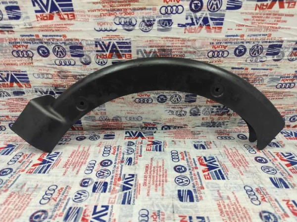 8W5971821 | Audi A4 Sol Bagaj Menteşe Kapağı VAG