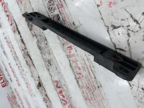 1J5867965 | Bagaj Kapağı Döşeme Klipsi | VW Bora, Jetta VAG