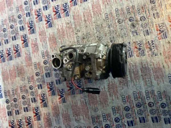 8E0260805BA | Audi A4 Klima Kompresörü VAG