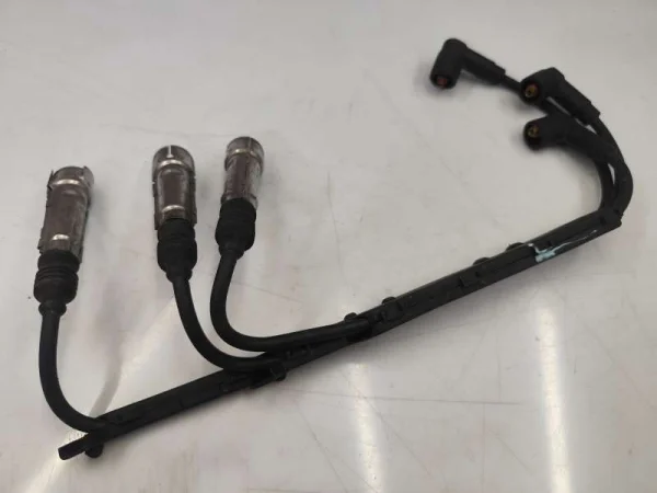 032035255 | Buji Kablosu Başlığı | VW Caddy, Golf - Audi 100 Serisi, 80 Serisi - Seat Cordoba, Ibiza VAG