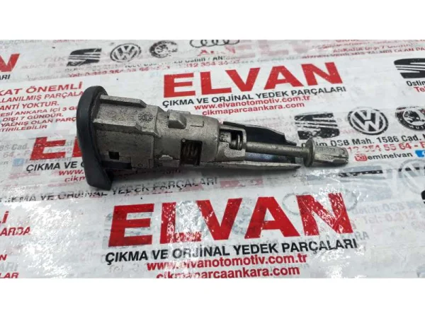 5P0837167B | Kapı Kilit Karşılığı VAG