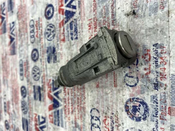 5J0837167H | Kapı Kilit Karşılığı VAG