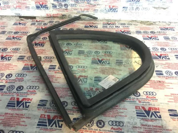 1M0845214 | Sağ Arka Kelebek Camı VAG