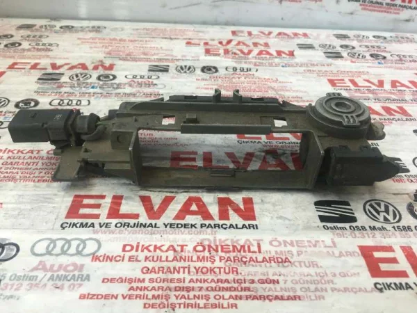 8L4837063B | Isıtmalı Kilitli Kapı Kolu Bağlantı Çubuğu | Audi A3, A4, A8 VAG