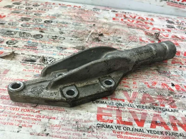 071199343 | VW Passat Ön Motor Takozu Braketi VAG