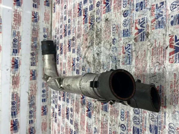 7L6145945C | Intercooler Hortumu VAG