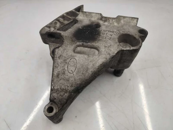 06F199207Q | Motor Destek Braketi | VW Caddy, Golf, Jetta - Audi A3 - Seat Altea, Leon VAG
