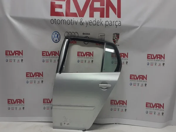 1K6833105H | VW Golf Arka Kapı Paneli VAG