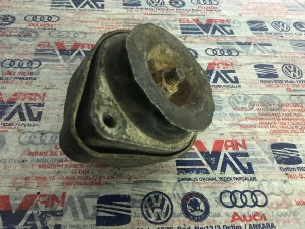 8D0411317D | Ön Sol Viraj Askı Rotu | VW Passat - Audi A4, A6 - Skoda Superb VAG