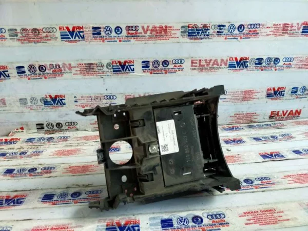 1T0862533C | Arka Bardaklık | VW Caddy, Touran VAG