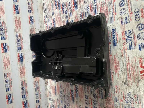 03G103469F | Audi A3 Külbütör Kapağı VAG