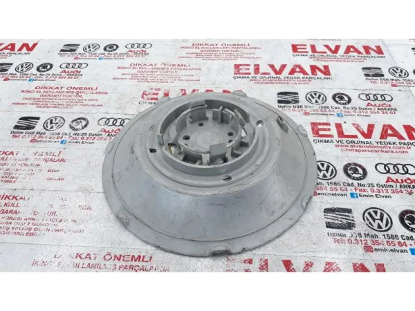 3B0601149J | VW Passat Jant Göbeği VAG