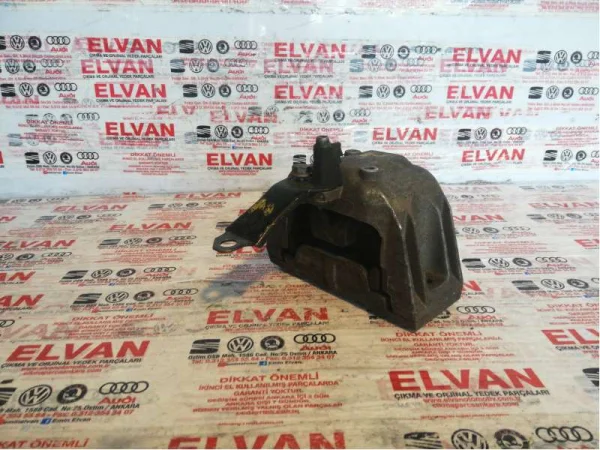 1J0199588C | Motor Kulak Braketi | VW Bora, Golf, Jetta, New Beetle VAG