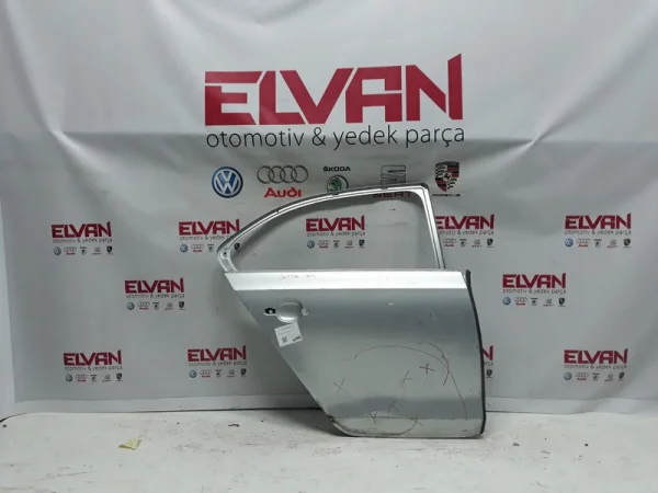 5C6833056A | VW Jetta Sağ Arka Kapı VAG