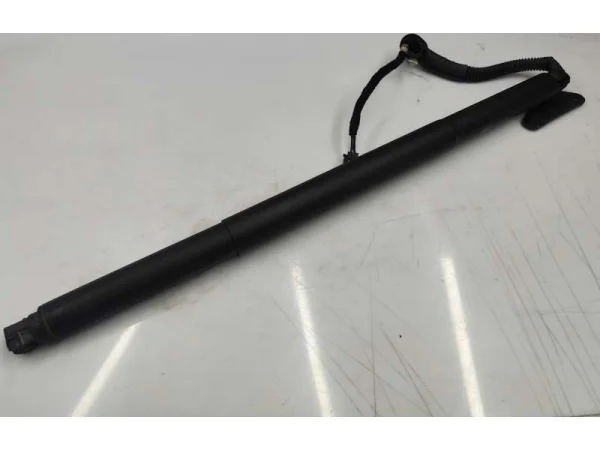 5NA827428 | VW Tiguan Bagaj Amortisör Bağlantı Ayağı VAG