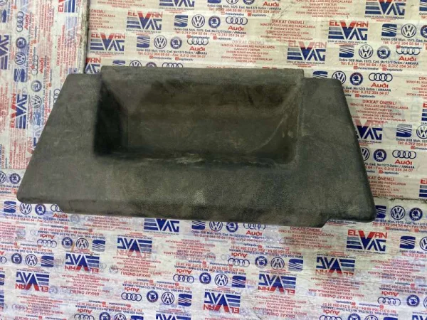 7H0881697B | VW Transporter Koltuk Altı Kaplaması VAG