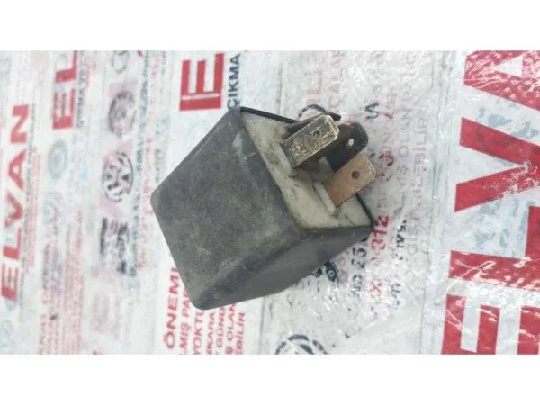 895951254 | Audi 100 Serisi Konfor Rölesi VAG