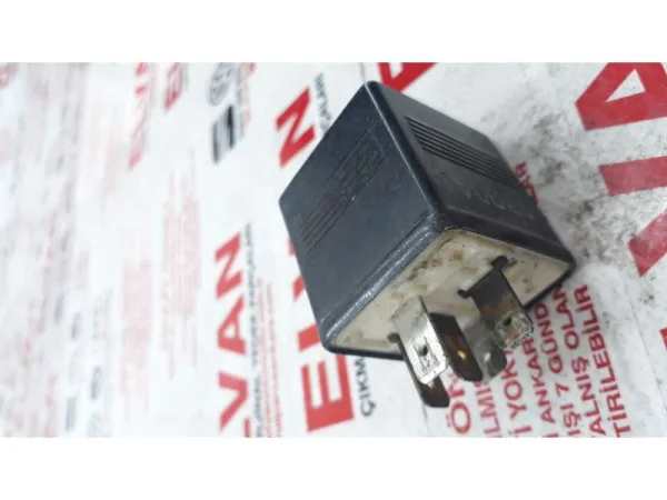 8A0951253A | Röle | Audi 100 Serisi, 80 Serisi, A6, A8 VAG