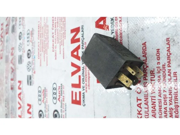 433906059 | Yakıt Pompası Rölesi | Audi 100 Serisi, 200 Serisi, 80 Serisi VAG