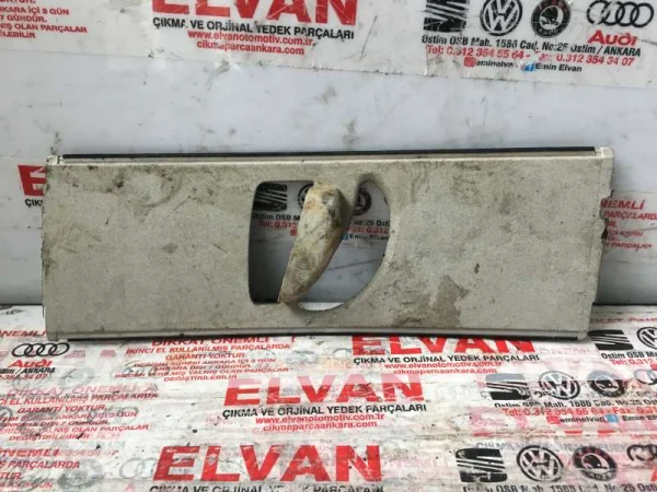 1T0868312 | Sağ Orta Direk Kaplaması VAG