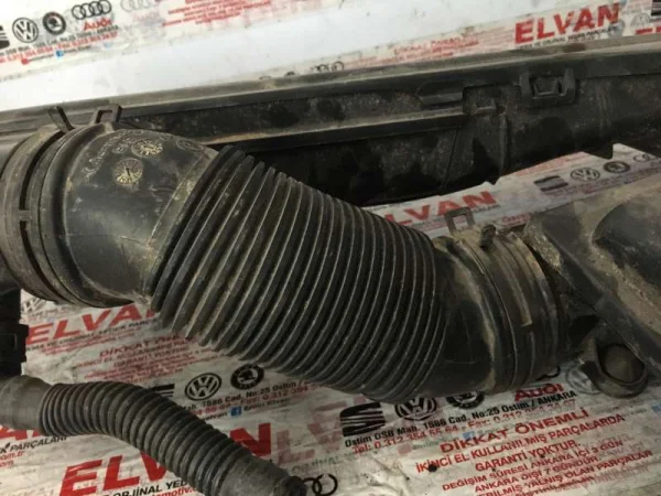 5QF129618 | VW Tiguan Hava Filtre Borusu VAG