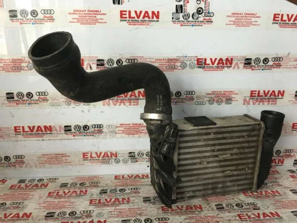 8E0145805 | İntercooler VAG