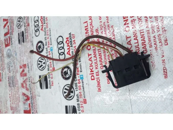 1J0972753 | Soket Muhafazası | VW Bora, Caddy - Audi 80 Serisi, A1 - Seat Alhambra, Cordoba VAG