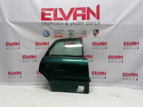8D0833052 | Audi A4 Sağ Arka Kapı VAG