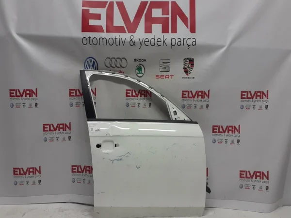 8K0831052C | Audi A4 Ön Sağ Kapı VAG