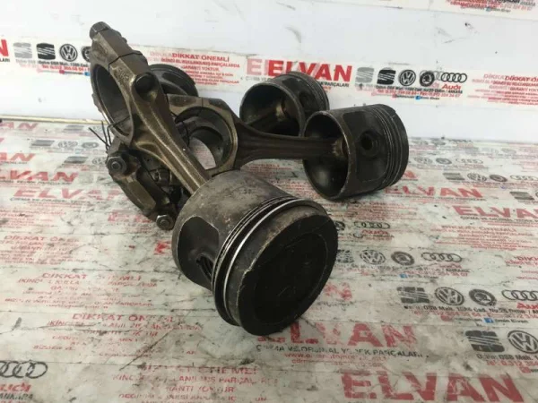 027105401A | Piston Kolu VAG