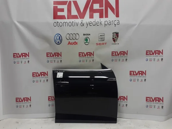 8W6831052B | Audi A5 Sağ Ön Kapı VAG