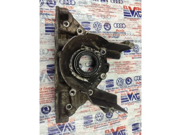 038103153Q | Ön Krank Keçe Kapağı | VW Bora, Caddy - Audi A1, A3 - Seat Alhambra, Altea VAG