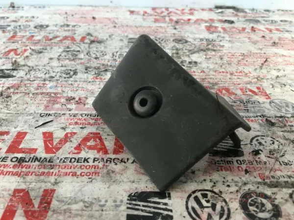 8V5827232 | Audi A3 Sağ Arka Bagaj Menteşe Kapağı VAG