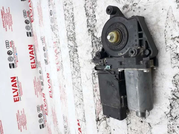 130821695 | Ön Sol Cam Motoru VAG