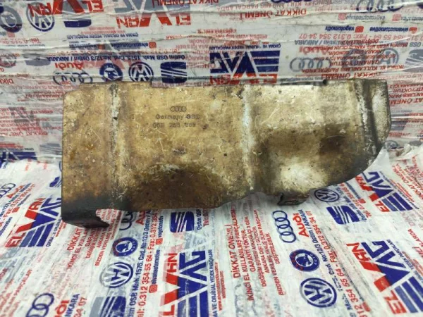 06E253009F | Egzoz Manifoldu Isı Kalkanı | Audi A4, A6, A8 VAG