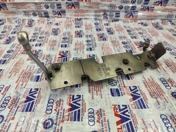 03C253197N | Manifold Bağlantı Braketi | VW Eos, Golf - Audi A1, A3 - Seat Altea, Leon VAG